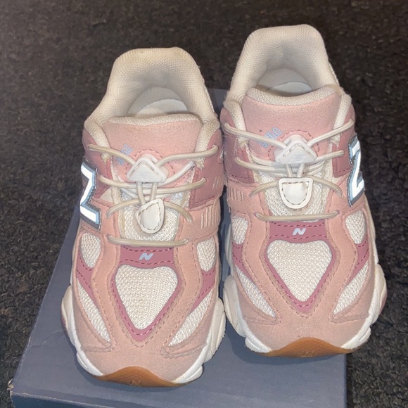 Toddler New Balance - Picture 2 of 4